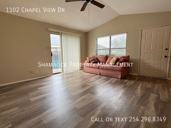 Building Photo - Adorable 2-Bedroom House