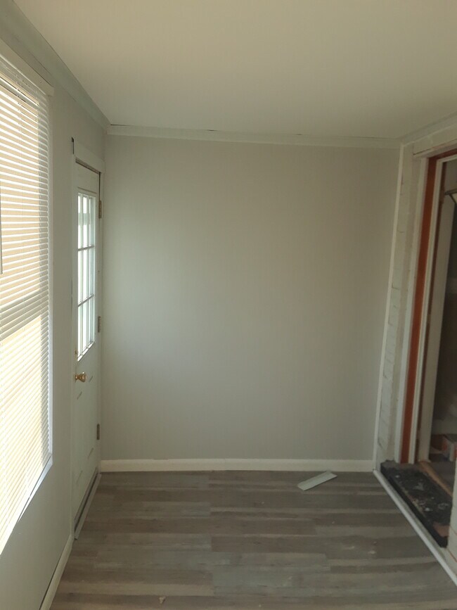 Breezeway 3 - 1115 Saville Ave