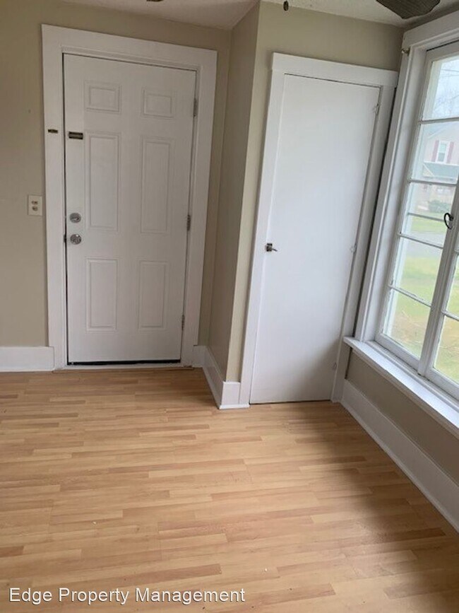 Foto del edificio - 3 br, 1 bath House - 1001 Brownell Ave.