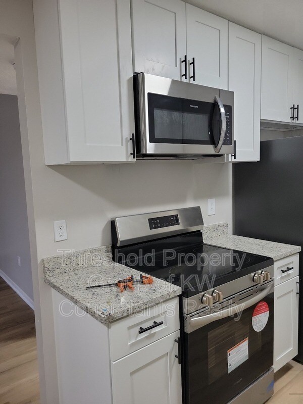 Foto del edificio - 7964-7966 Goldsmith Drive - 7966