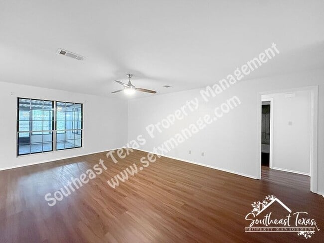 Building Photo - 1099 Sunmeadow Dr