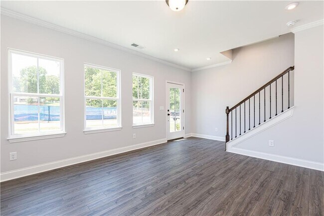 Building Photo - 535 Hardy Dr