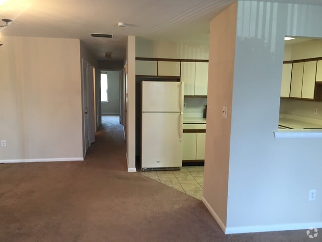 Building Photo - 87 Yellowwood Ct