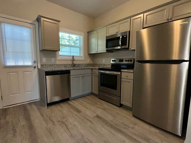 Building Photo - 2849-B Jubilee Dr