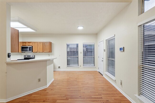 Foto del edificio - 14203 Torrey Forest Dr