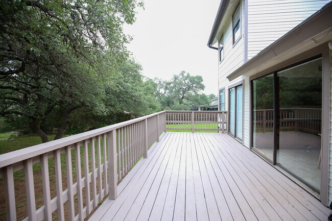 Foto del edificio - 708 Cowal Dr S