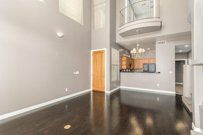 Foto del edificio - 14450 N Thompson Peak Pkwy