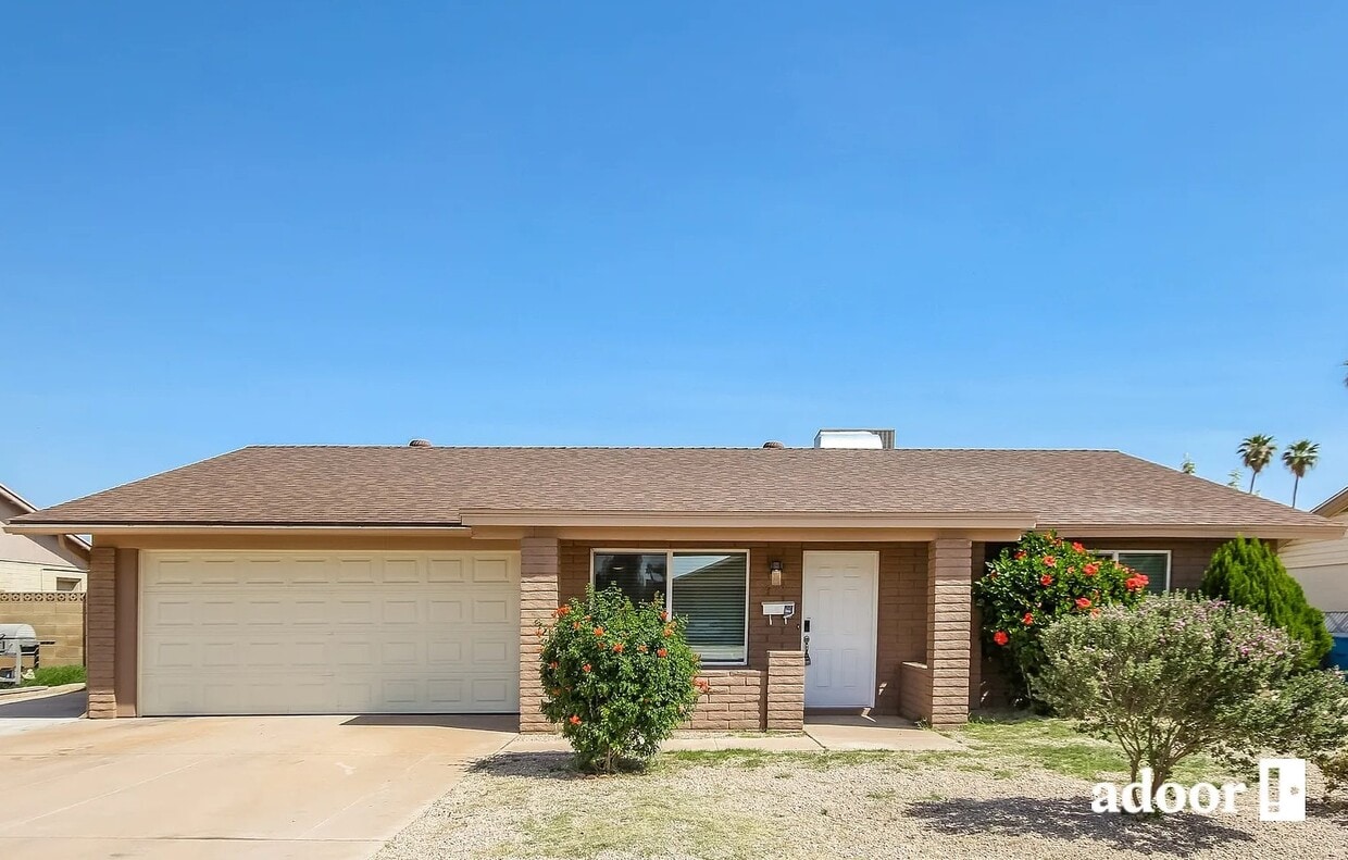 Primary Photo - 4112 W Gardenia Dr