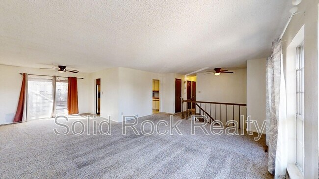 Foto del edificio - 2265 Montebello Dr W