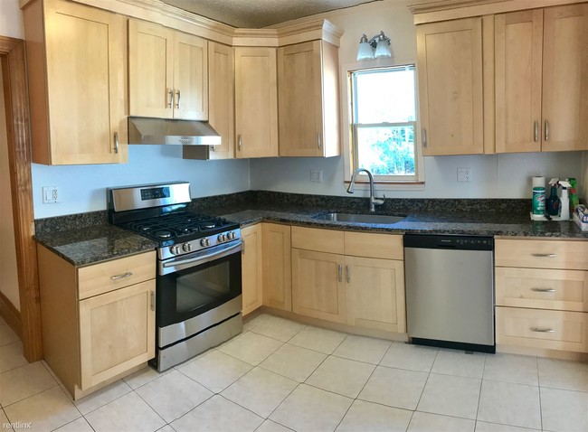 Building Photo - 2 br, 1 bath  - 53 Forest St # 2