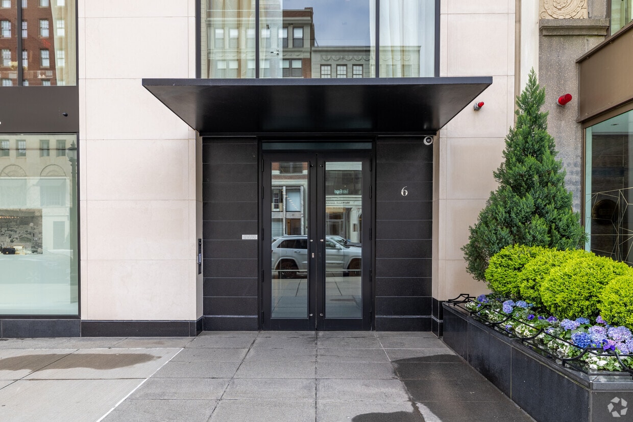 Building Photo - 4-6 Newbury St