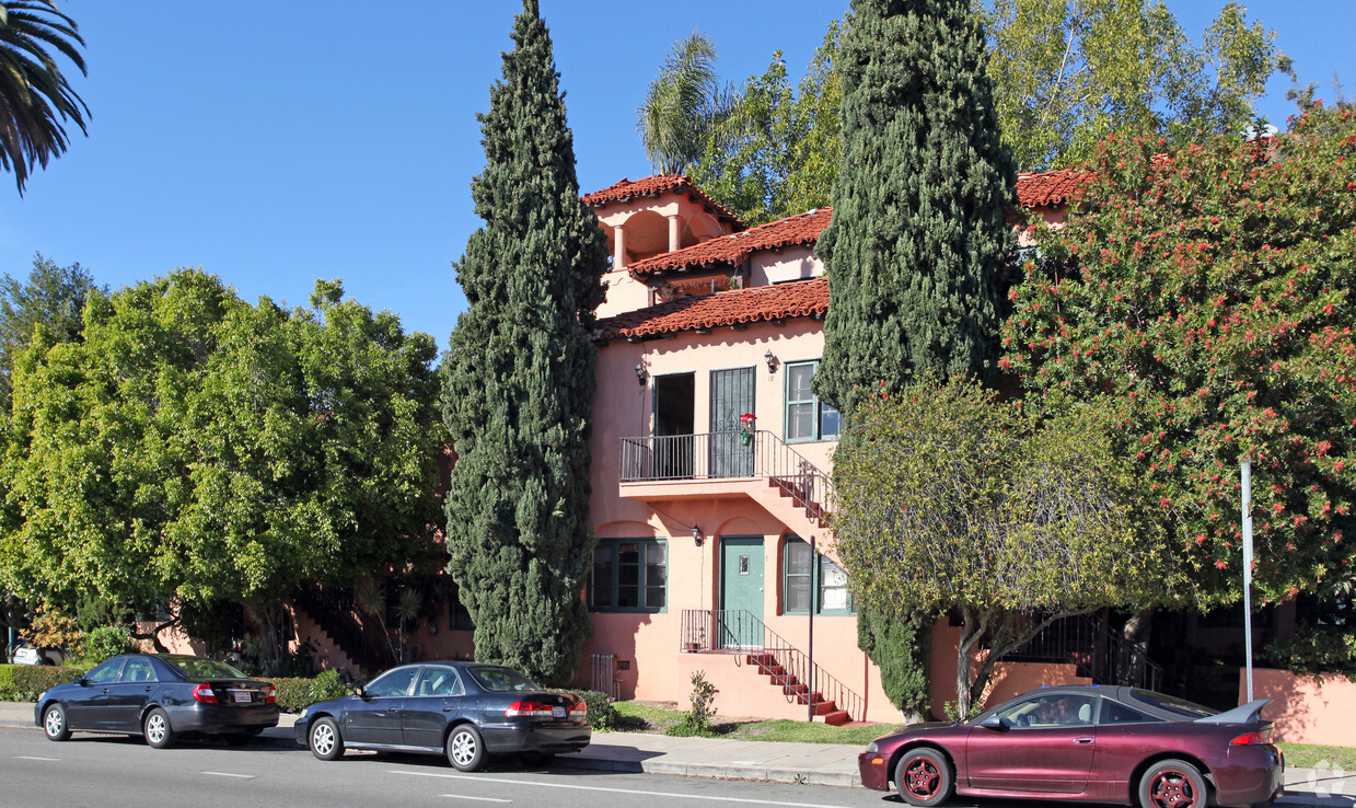 Primary Photo - Loma De Oro Apartments