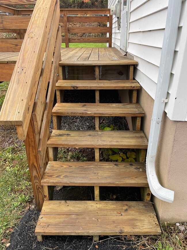 Building Photo - 940 Old Gravel Pike