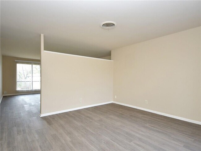 Building Photo - 3005 Susquehanna Ln