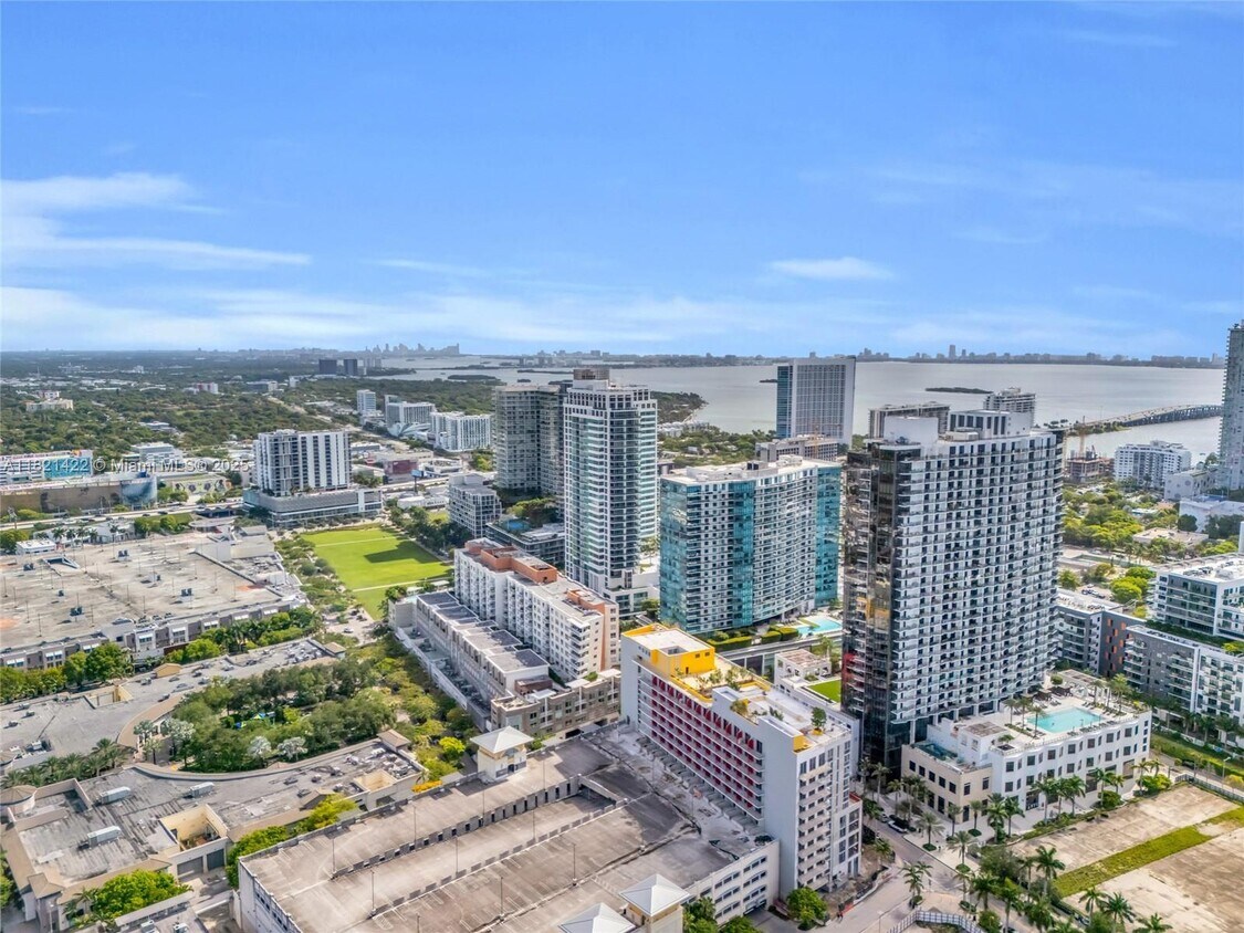 Foto principal - 3250 NE 1st Ave