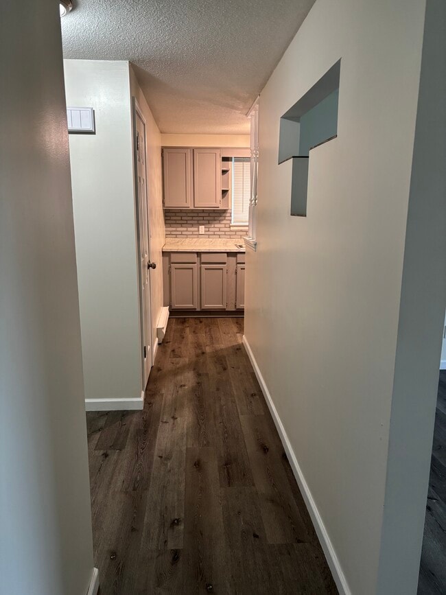 Building Photo - 2708 Alder Creek Dr S