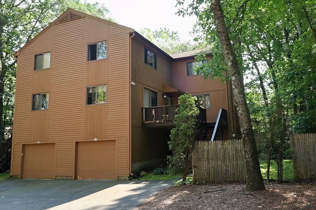 Primary Photo - 126 Mountain Gate Rd