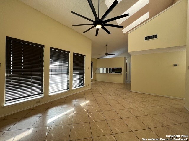 Primary Photo - 6100 Woodlake Pkwy