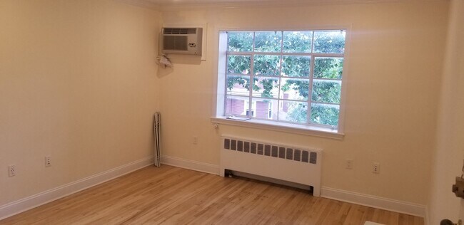 Building Photo - Brookline Village 2 Bed Available 9/1