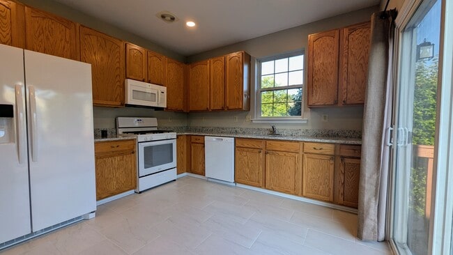 Building Photo - 441 Nottingham Ln