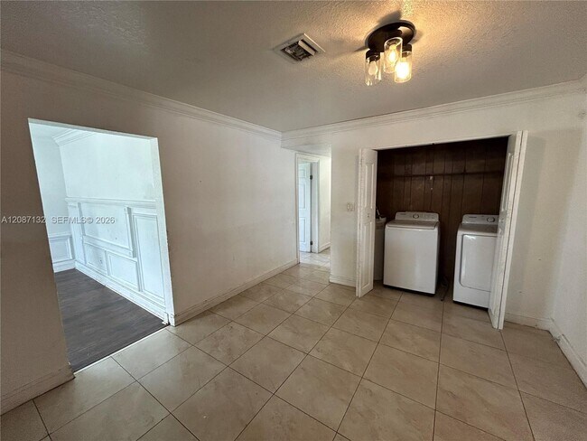 Foto del edificio - 280 SW 8th St
