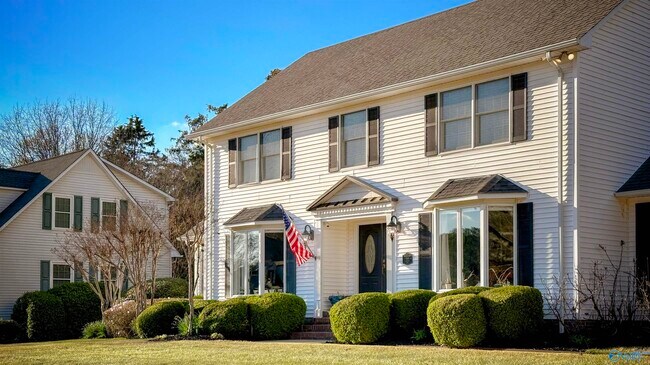 Building Photo - 206 Winslow Dr