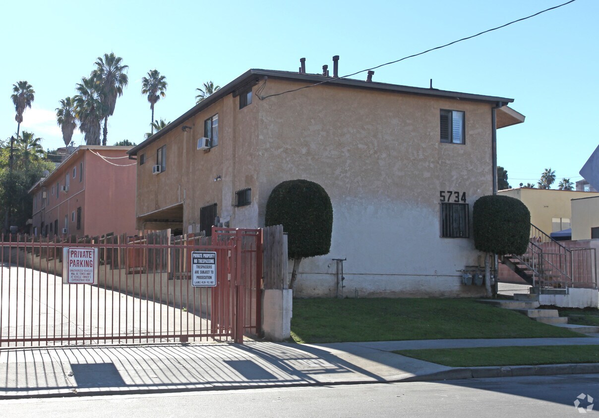 Building Photo - 5734 Aldama St
