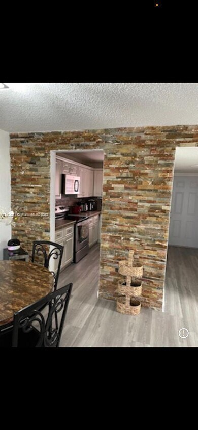 Foto principal - 2735 W 52nd St