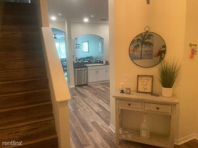 Building Photo - 2 br, 2 bath Townhome - 18142 Nassau Point Dr