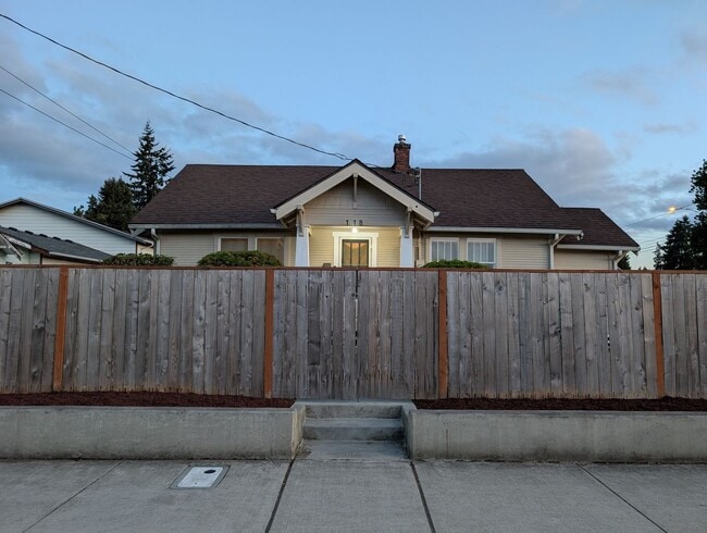 Building Photo - Newly Remodeled Tacoma Home! Apply Now!