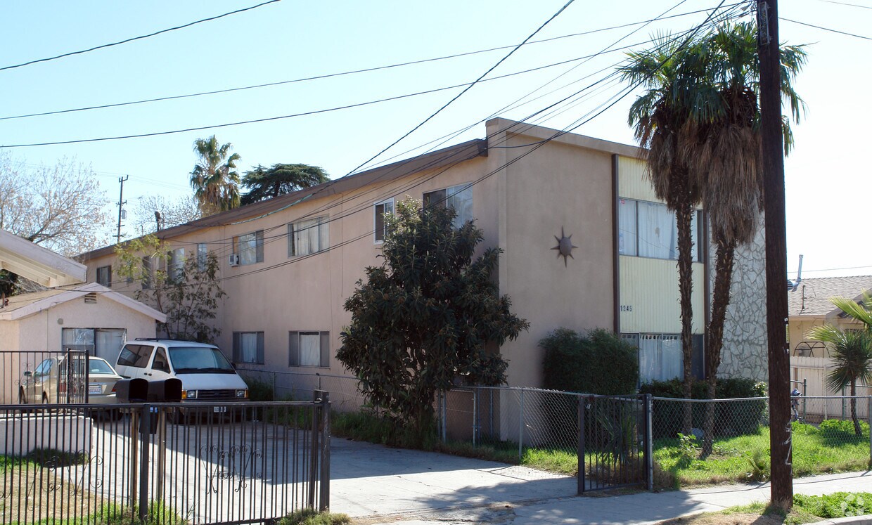 Building Photo - 1245 Genevieve St