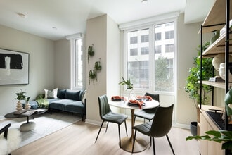 Building Photo - Elle