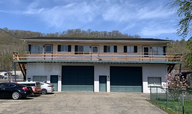 Building Photo - 1241 Main Ave