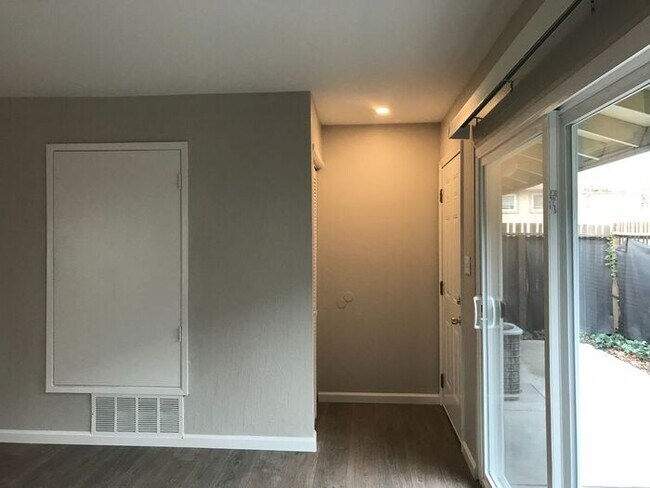 Building Photo - 1806 Chinquapin Ct