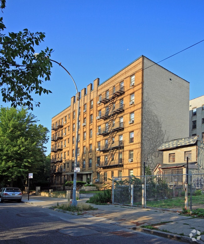 Building Photo - 1560 Ocean Pky