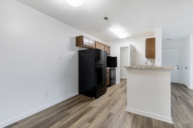 Building Photo - Wilton Farm Apartments