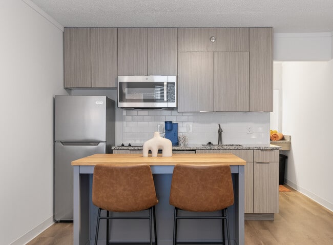 Building Photo - The Teale Golden Gate