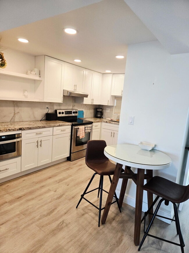 Foto del edificio - 9923 S Hollybrook Lake Dr