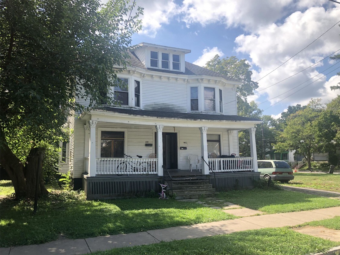 Primary Photo - 1600-02 Bellevue Ave