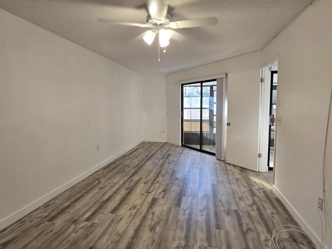 Building Photo - 9418 Nakoma Way