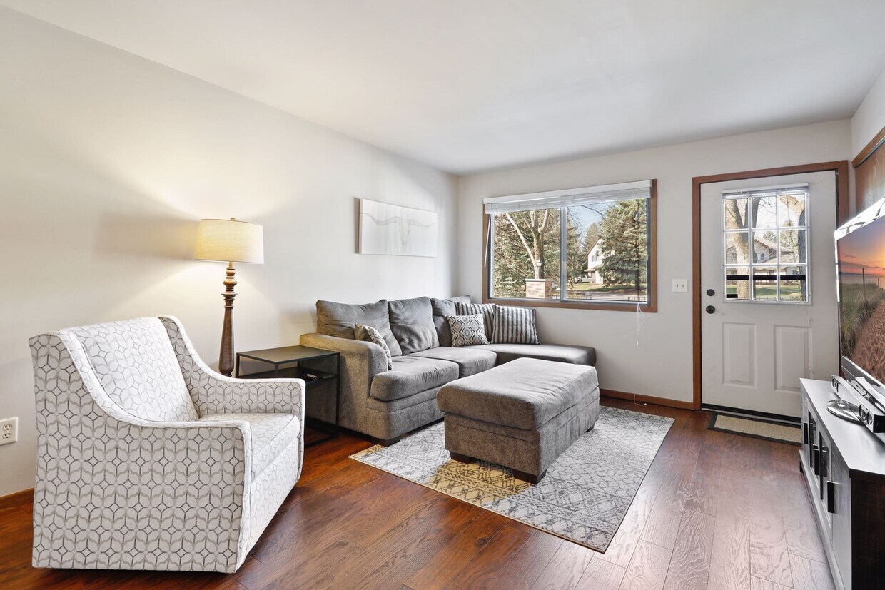 7584 Villa Ct, Eden Prairie, MN 55346 Townhome Rentals in Eden