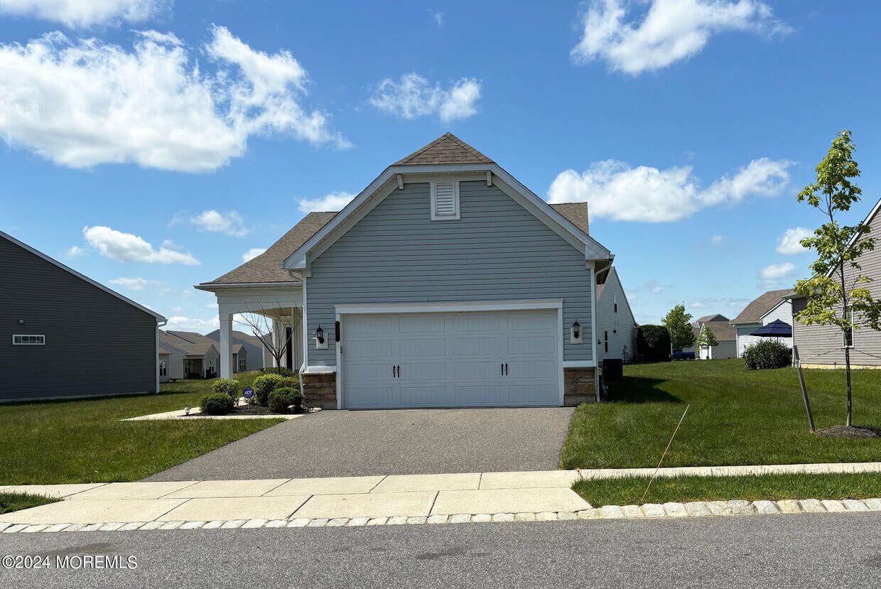 Foto principal - 25 Addlestone Ln