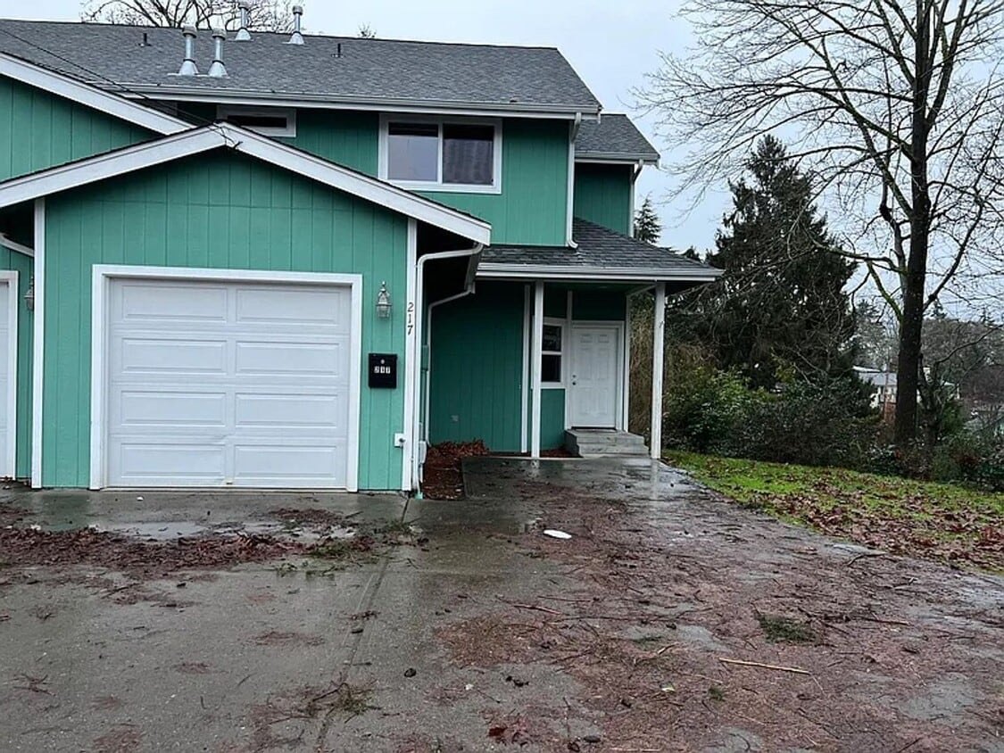 Primary Photo - 2 br 2 ba unit near lions field park