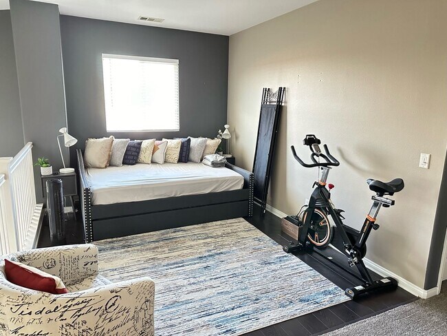Foto del edificio - Smart 3-Bedroom Home with Solar & 3-Car Ga...