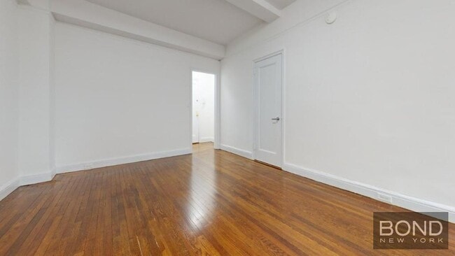 Building Photo - 140 E 46th St