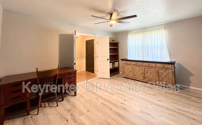 Foto del edificio - 901 Gregory Ave