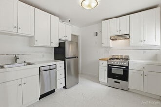 Building Photo - 1590 Sacramento St