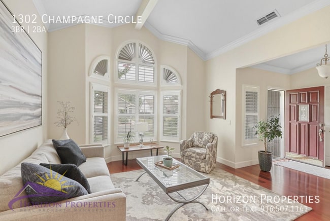 Building Photo - Bright 3 Bed 2 Bath 1,744 sqft Single Fami...