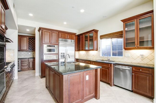 Foto del edificio - 5393 Stoneview Rd