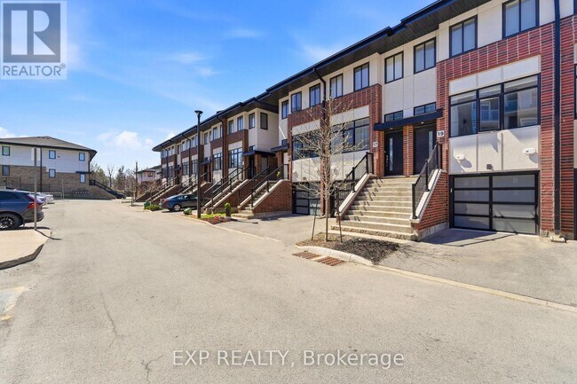 Building Photo - 19 Markle Cres